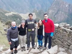 Arrivée du groupe de randonneurs au Machu Picchu